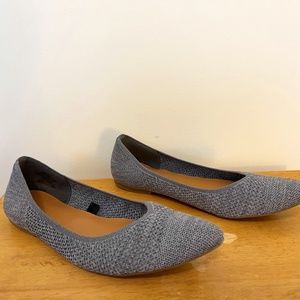 Banana Republic 8.5 Heathered Gray Flats